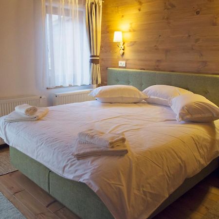 Samedru Hotel Măgura Kamer foto