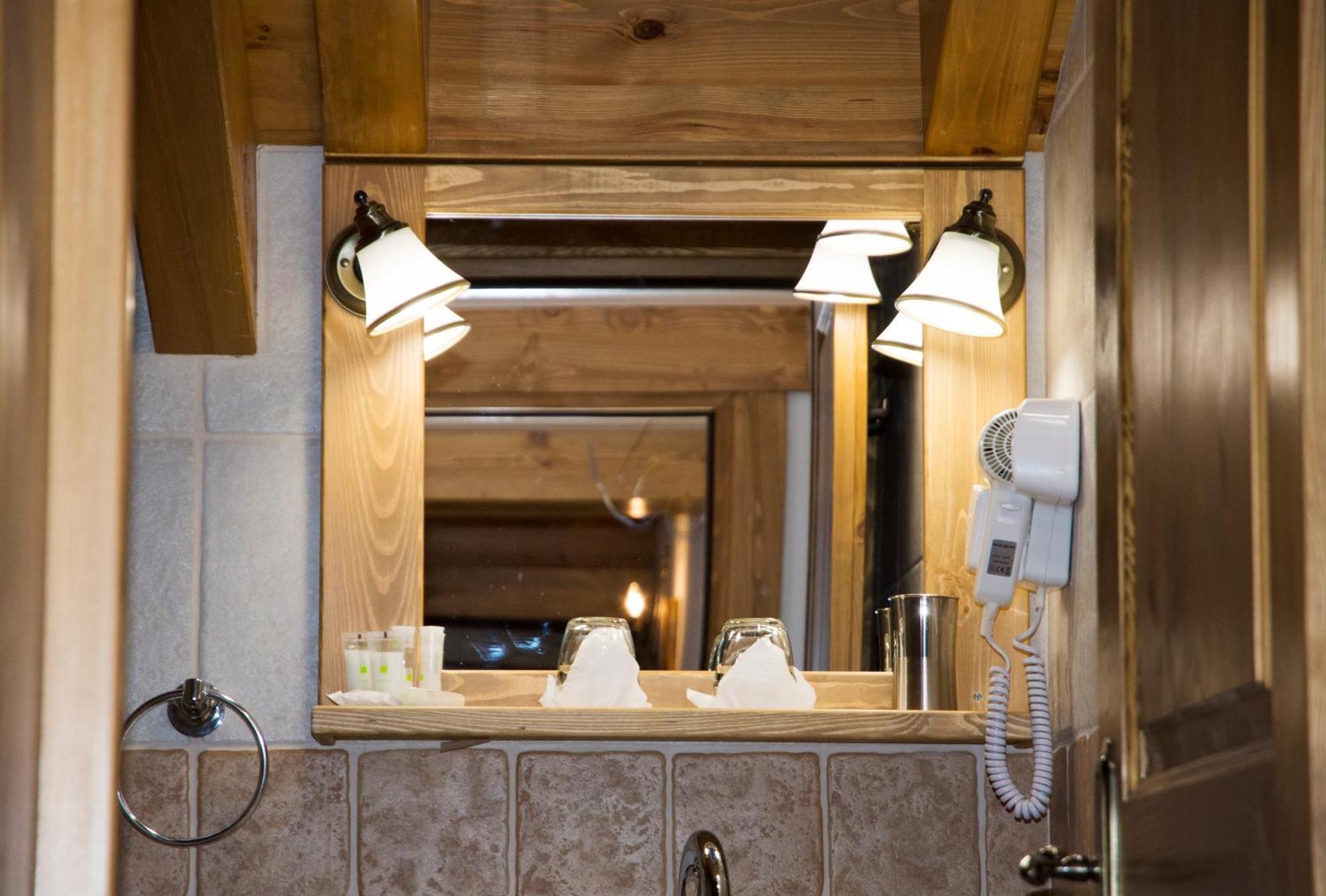 Samedru Hotel Măgura Kamer foto